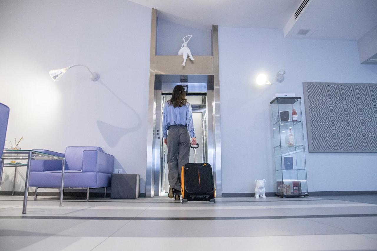 Executive Inn Boutique Hotel ブリンディジ エクステリア 写真