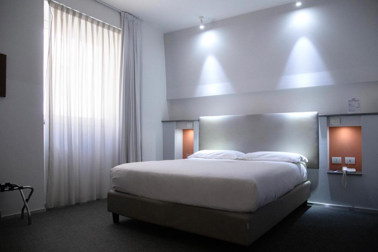 Executive Inn Boutique Hotel ブリンディジ エクステリア 写真