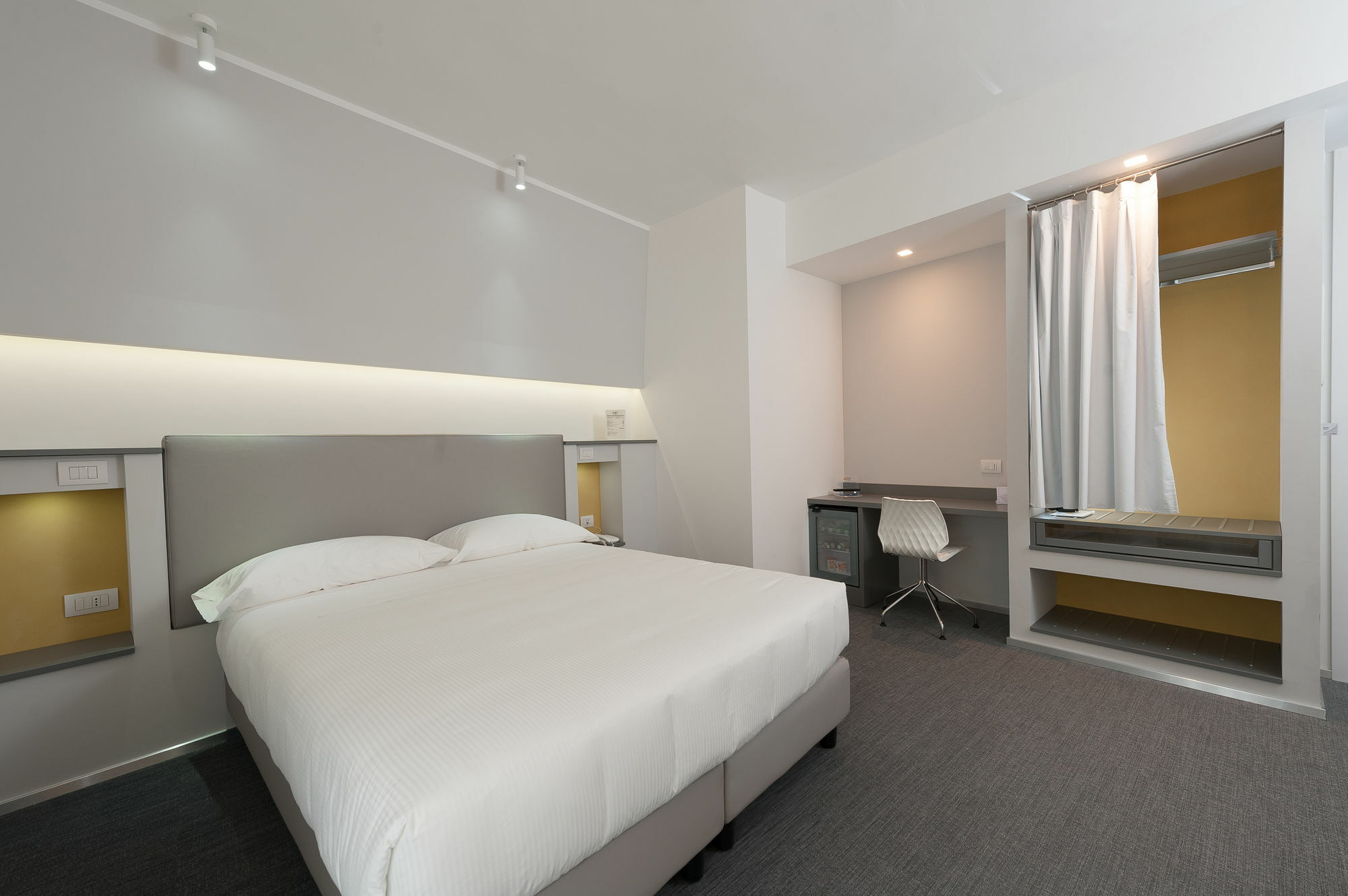 Executive Inn Boutique Hotel ブリンディジ エクステリア 写真